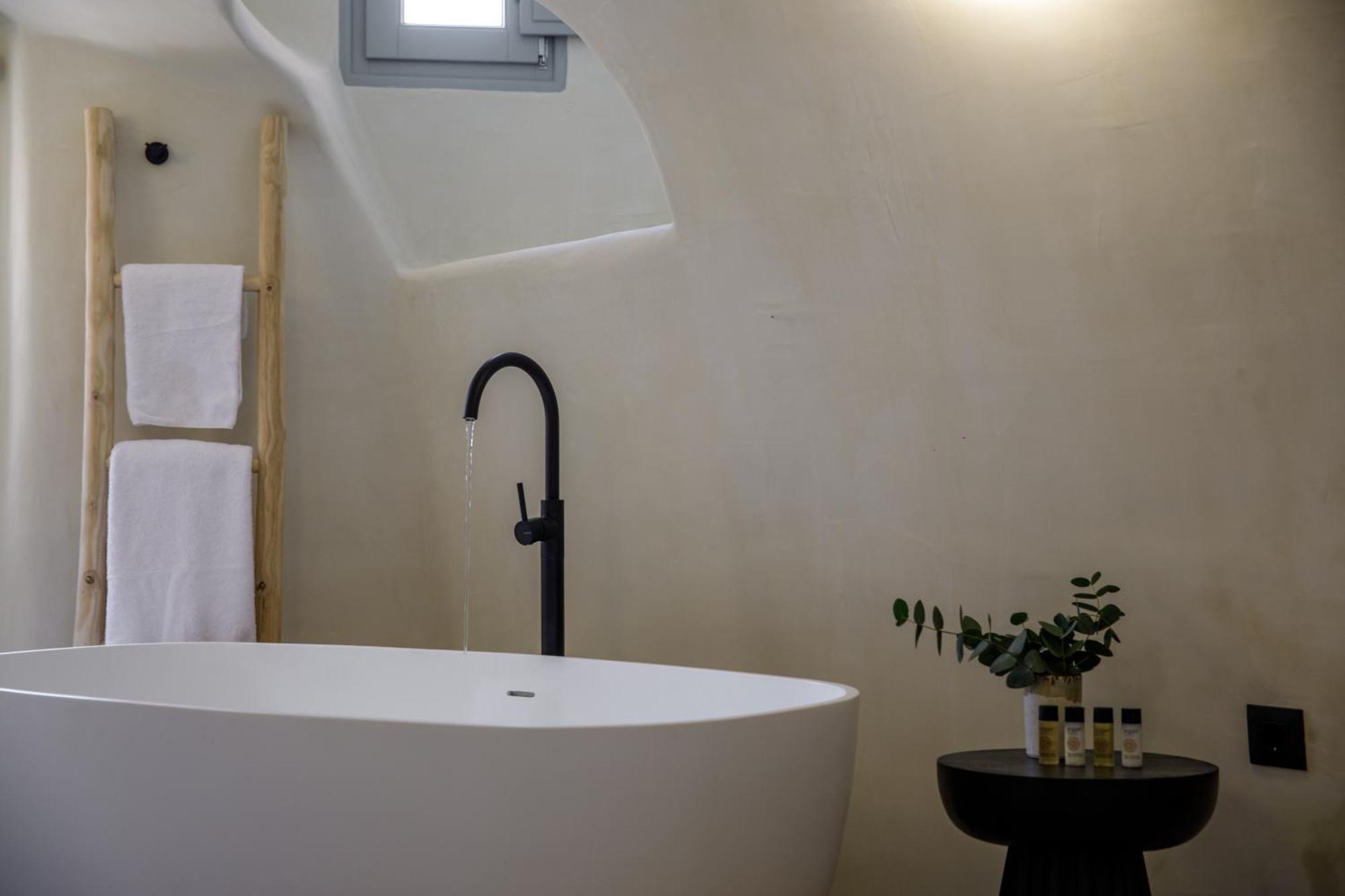 Annouso Villa With Hot Tub By Caldera Houses Oia  Ngoại thất bức ảnh